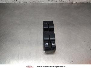 O195529 Gebruikte elektrisch raam schakelaar Suzuki Swift