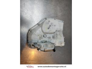 O195543 Gebruikte deurslot mechaniek 4deurs links-voor Suzuki Swift
