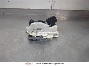 O195545 Gebruikte slotmechaniek portier 4deurs links-voor Volkswagen Sharan