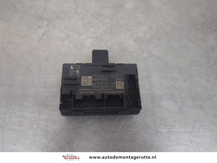 Gebruikte Module Comfort Volkswagen Sharan O195551