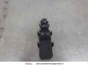 Gebruikte Combischakelaar ramen Peugeot 207/207+ (WA/WC/WM) 1.4 16V VTi Prijs op aanvraag aangeboden door Autodemontage M.J. Rutte B.V.