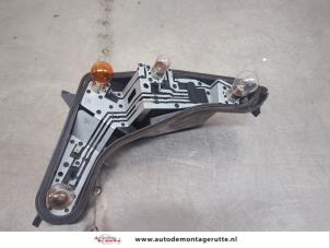 O195632 Gebruikte fitting achterlicht rechts Peugeot 207