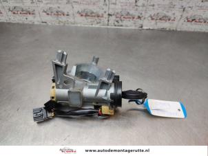 O195668 Gebruikte kontaktslot+sleutel Smart Forfour