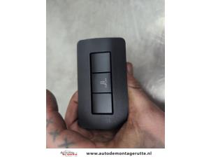 O195698 Gebruikte schakelaar esp Citroen DS3