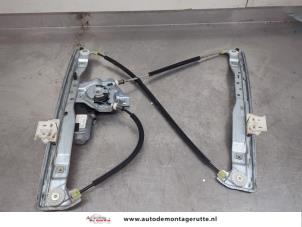 O195706 Gebruikte ruitmechaniek 2deurs links-voor Citroen DS3