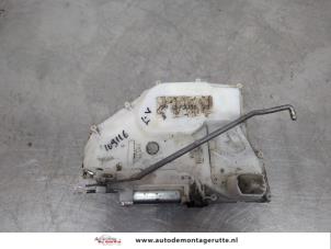O195732 Gebruikte slotmechaniek portier 4deurs links-voor Suzuki Swift