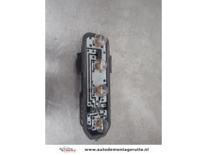 O195737 Gebruikte fitting achterlicht links Renault Clio