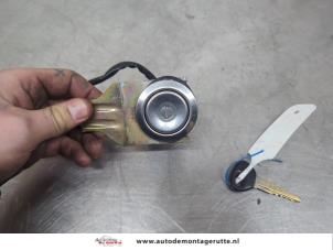 O195740 Gebruikte slot cilinder achter Mazda Demio