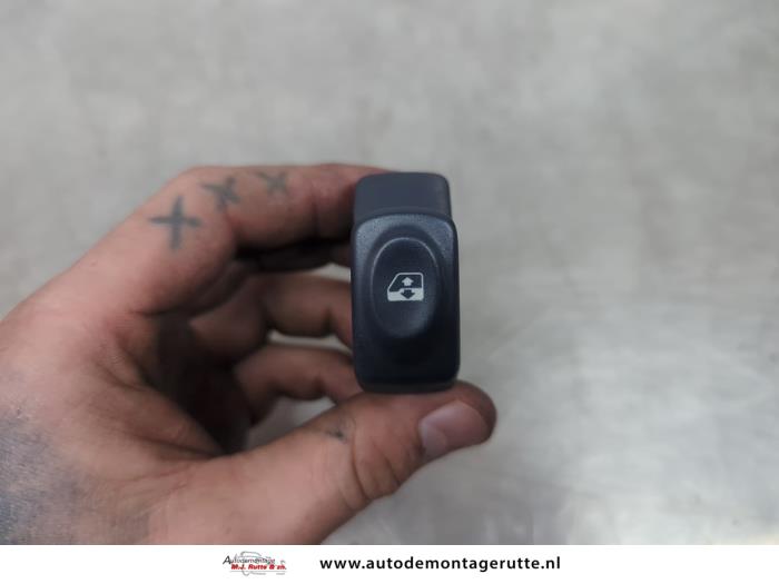 Gebruikte Elektrisch Raam Schakelaar Renault Clio O195745