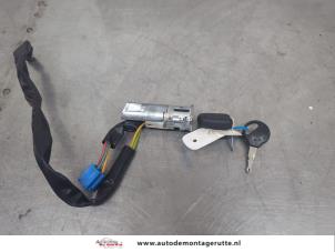 O195751 Gebruikte sleutel+contactslot Peugeot 306