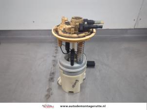 Gebruikte Tank element Pomp Smart Forfour (454) 1.1 12V Prijs op aanvraag aangeboden door Autodemontage M.J. Rutte B.V.