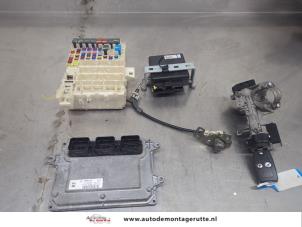 Gebruikte Contactslot + computer Honda Jazz (GE6/GE8/GG/GP) 1.2 VTEC 16V Prijs € 150,00 Margeregeling aangeboden door Autodemontage M.J. Rutte B.V.