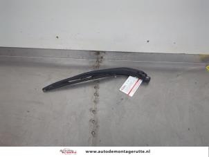 O195873 Gebruikte ruitenwisserarm achter Honda Jazz