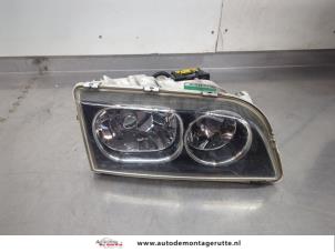 O195891 Gebruikte rechter koplamp Volvo V40