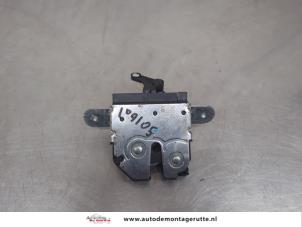O195895 Gebruikte slotmechaniek achterklep Ford KA