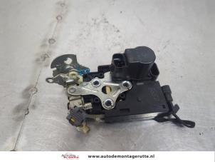 O195927 Gebruikte portierslot mechaniek 4deurs links-voor Chevrolet Spark