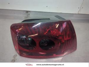 O195934 Gebruikte achterlicht links Peugeot 407