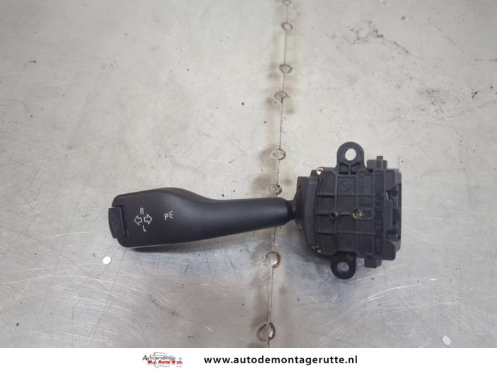 Gebruikte Richtingaanwijzer Schakelaar BMW 3-Serie O195935