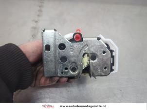 O195984 Gebruikte portierslot mechaniek 2deurs links Fiat Doblo