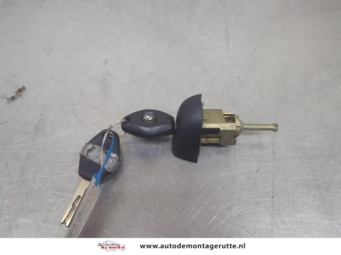 Gebruikte Portierslot Cilinder links BMW 3-Serie O195993