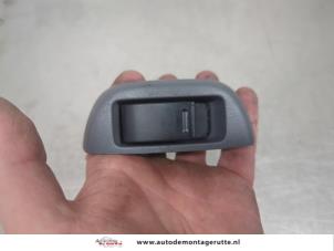O196002 Gebruikte ruit schakelaar elektrisch Toyota Aygo