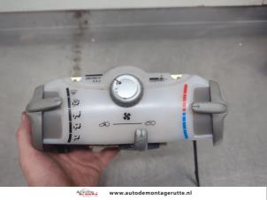 O196010 Gebruikte chaufage bedieningspaneel Toyota Aygo