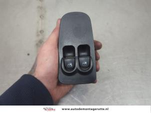 O196016 Gebruikte ruit schakelaar elektrisch Toyota Aygo