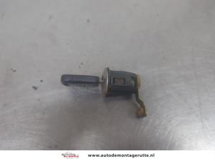 O196045 Gebruikte cilinderslot portier links Citroen Berlingo