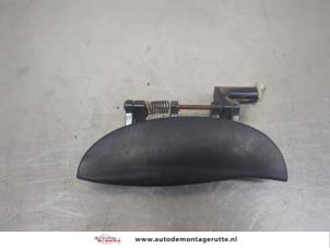 O196066 Gebruikte deurgreep 4deurs links-voor Hyundai Atos
