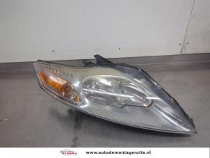 O196070 Gebruikte rechter koplamp Ford Mondeo
