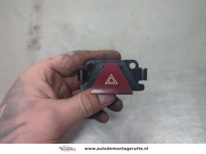 Gebruikte Alarmlicht Schakelaar Peugeot 307 O196072