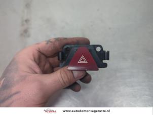 O196072 Gebruikte alarmlicht schakelaar Peugeot 307