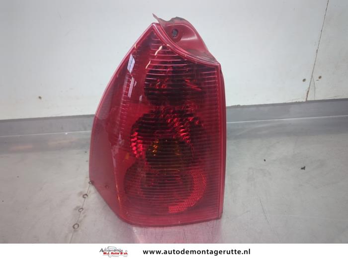 Gebruikte Achterlicht links Peugeot 307 O196083
