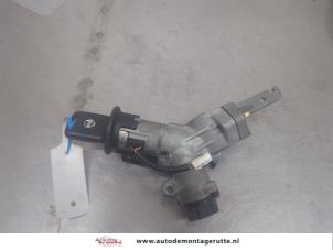 O196102 Gebruikte sleutel+contactslot Nissan Micra