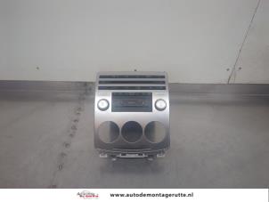 Gebruikte Radio Mazda 5 (CR19) 1.8i 16V Prijs op aanvraag aangeboden door Autodemontage M.J. Rutte B.V.