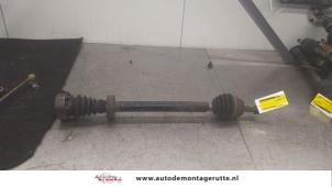 O196189 Gebruikte steekas rechts-voor Volkswagen Golf