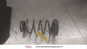 O196196 Gebruikte schroefveer achter Opel Corsa