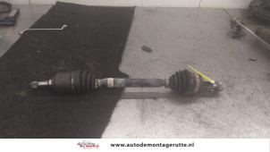 O196208 Gebruikte steekas links-voor Fiat Bravo