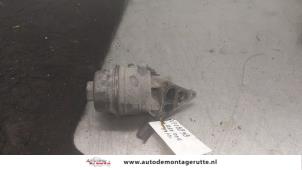 Gebruikte Oliefilterhuis BMW Mini One/Cooper (R50) 1.6 16V One Prijs op aanvraag aangeboden door Autodemontage M.J. Rutte B.V.