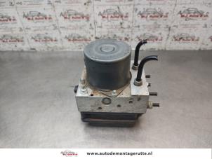 O196235 Gebruikte abs pomp Opel Corsa
