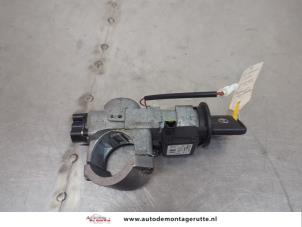 O196284 Gebruikte kontaktslot+sleutel Nissan Micra