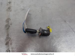 O196288 Gebruikte portierslot cilinder links Citroen C1