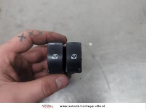 O196295 Gebruikte ruit schakelaar elektrisch Renault Clio