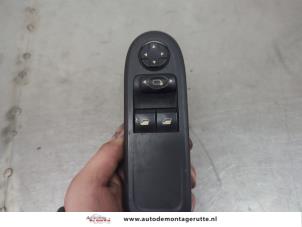 O196302 Gebruikte combischakelaar ramen Peugeot 308