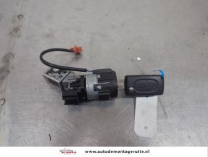 O196303 Gebruikte sleutel+contactslot Peugeot 308