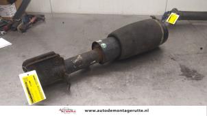 O196354 Gebruikte veerpoot links-voor Landrover Range Rover