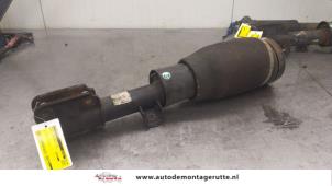 O196359 Gebruikte mac phersonpoot rechts-voor Landrover Range Rover