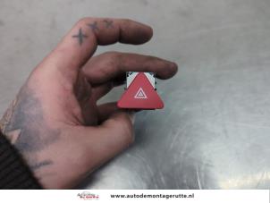 O196360 Gebruikte gevarenlicht schakelaar Volkswagen Golf Plus