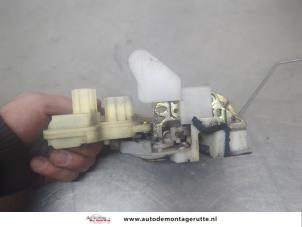 O196439 Gebruikte portierslot mechaniek 4deurs rechts-voor Honda Civic