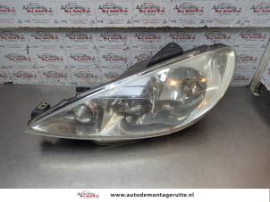 O196551 Gebruikte linker koplamp Peugeot 206